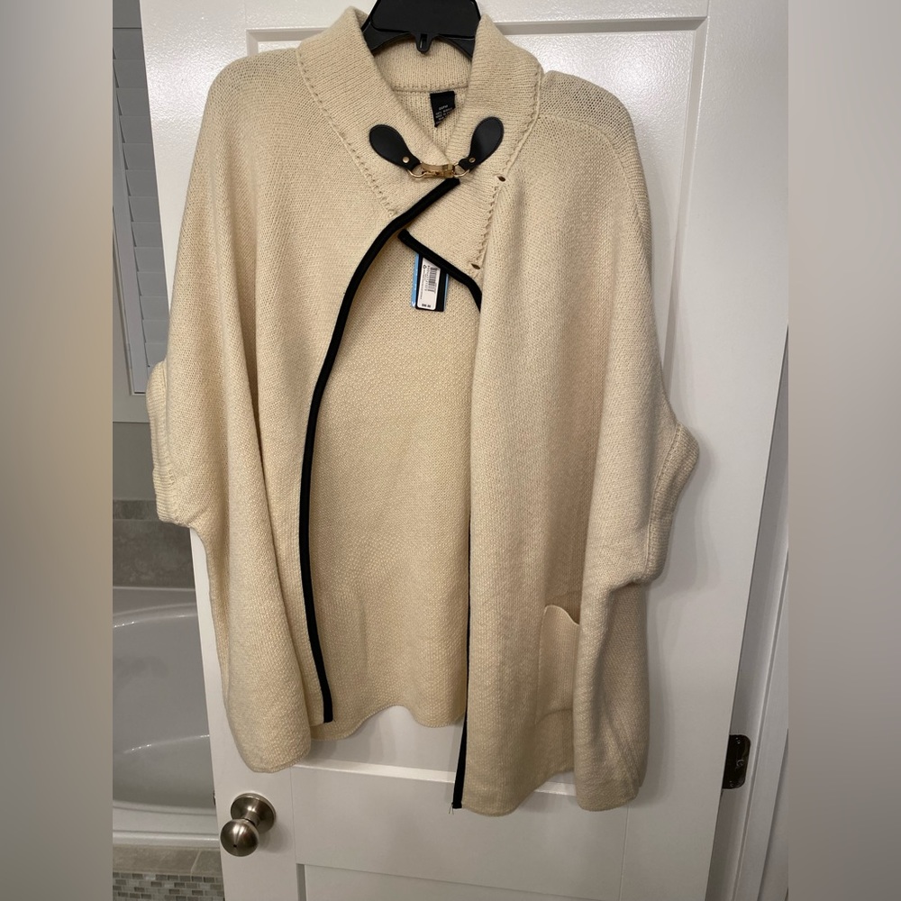 Women’s sweater poncho